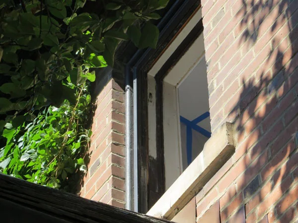 glass block bathroom window before