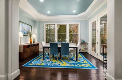 bright dining room with large windows in Chesterfield, MO